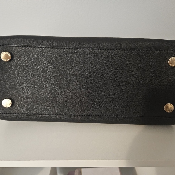 Michael Kors Black Selma Medium Saffiano Leather Purse 🖤 - Picture 10 of 10